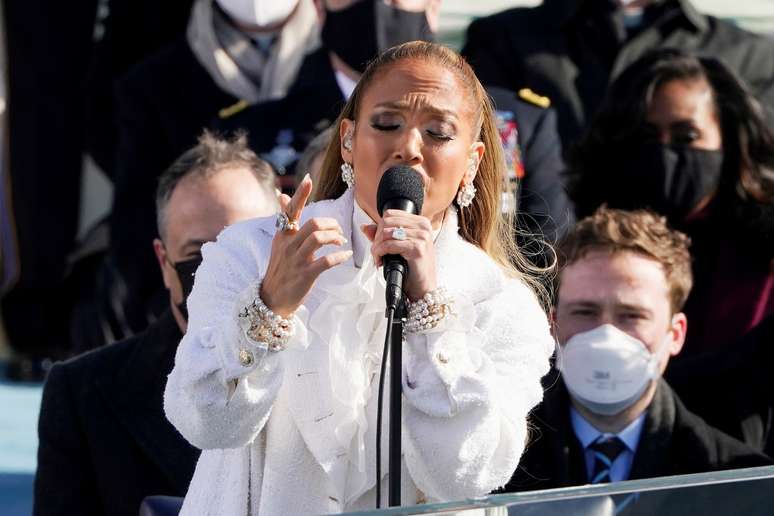 Jennifer Lopez durante sua apresentação na cerimônia de posse