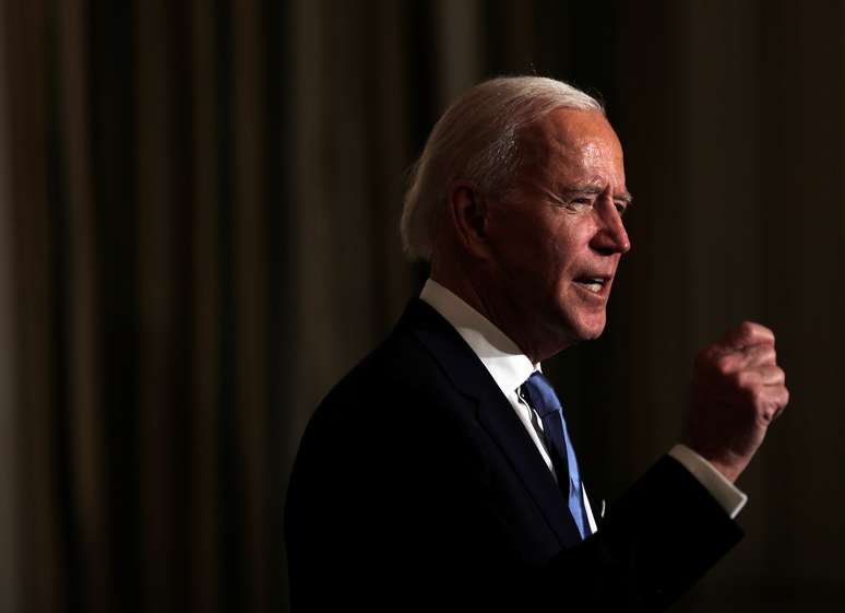 Presidente dos EUA, Joe Biden, participa de cerimônia virtual na Casa Branca
20/01/2021 REUTERS/Tom Brenner