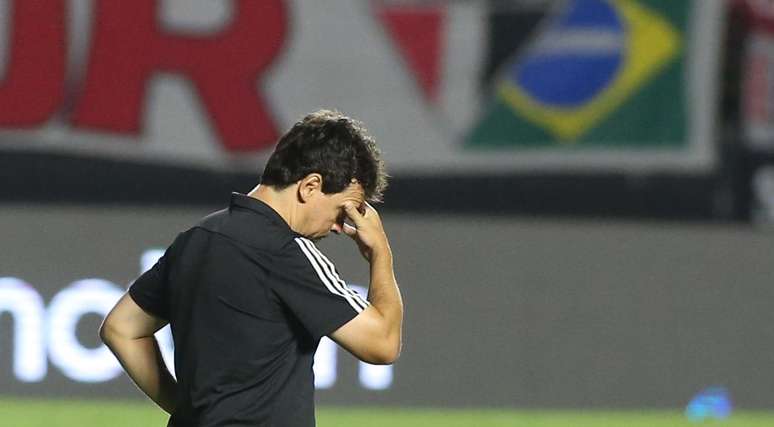 Fernando Diniz seguirá no comando do São Paulo mesmo após goleada por 5 a 1 em casa