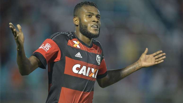 Marcelo Cirino defendeu o Flamengo entre 2015 e 2017 (Foto: Pedro Martins/AGIF/LANCE!Press)