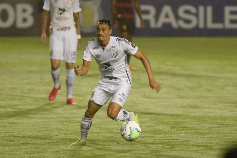 Volante Diego Pituca foi negociado pelo Santos com o Kashima Antlers (Foto: Ivan Storti/Santos FC)