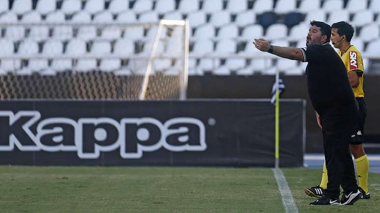 Técnico escolheu Matheus Nascimento, mas jovem pouco ajudou o setor ofensivo (Vitor Silva/Botafogo)