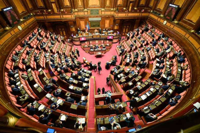 Câmara e Senado aprovaram pacote de 32 bilhões de euros