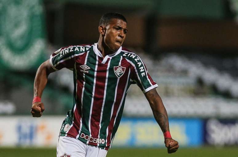 John Kennedy fez o primeiro dos três gols do Fluminense na partida (Foto: Lucas Merçon/Fluminense FC)
