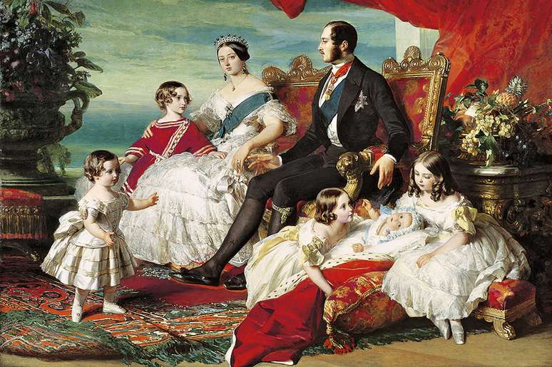 A rainha Vitória e o príncipe alemão Albert de Saxe-Coburgo-Gota tiveram nove filhos e 42 netos, muitos dos quais acabaram em casas reais europeias