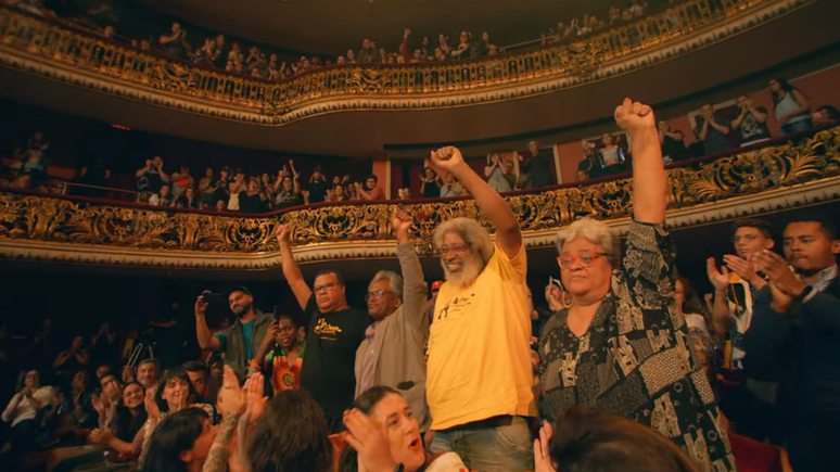 Na década de 1980, os militantes da MNU eram os jovens aprendendo com os veteranos da Frente Negra Brasileira. Agora, são eles os veteranos homenageados por Emicida em seu show no Theatro Municipal