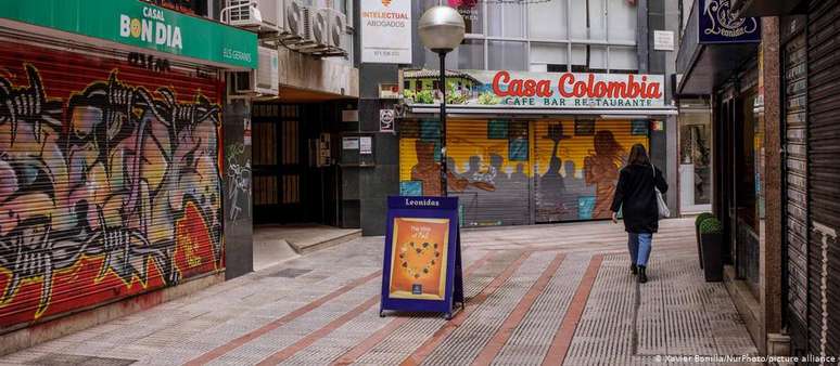 Ruas vazias se tornaram a regra na habitualmente movimentada cidade de Palma