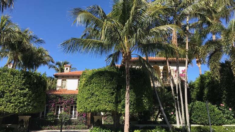 A diferen&ccedil;a de riqueza entre Palm Beach e a vizinha West Palm Beach &eacute; impressionante