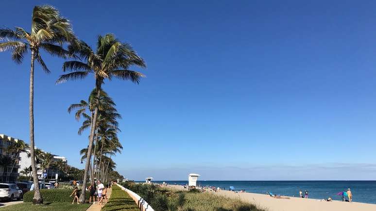 A praia de Palm Beach tem em torno de 5 km de extensão