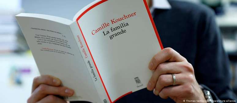 Livro de Camille Kouchner gerou onda de indignação sobre um problema há muito ignorado na França