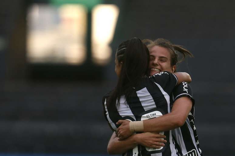 Chaiane e Vivian são duas das principais jogadoras do Botafogo (Foto: Vítor Silva/Botafogo)