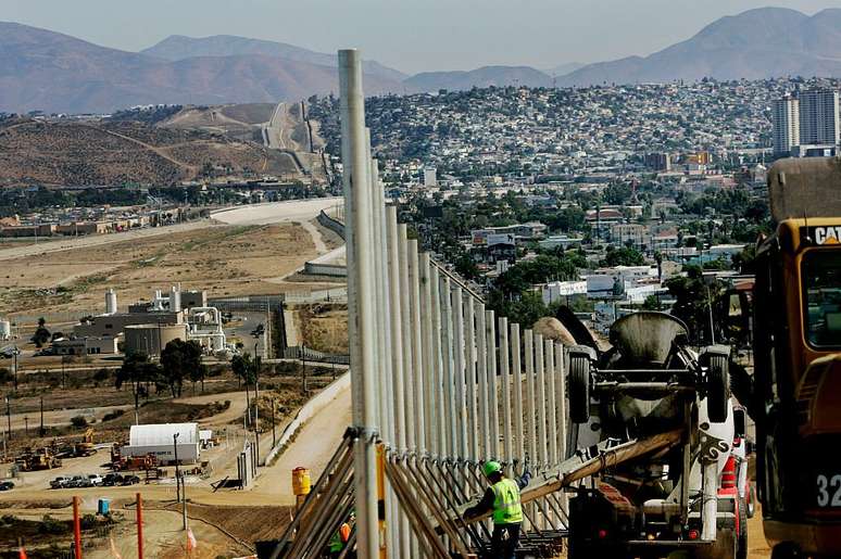 Na maioria das &aacute;reas urbanas, as barreiras s&atilde;o feitas para impedir a passagem de pedestres e ve&iacute;culos