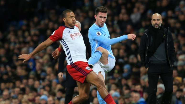 West Brom e City marcam confronto de opostos (Foto: AFP/LINDSEY PARNABY)