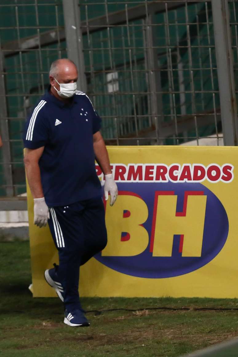 Felipão evitou novo rebaixamento, mas não conseguiu acesso