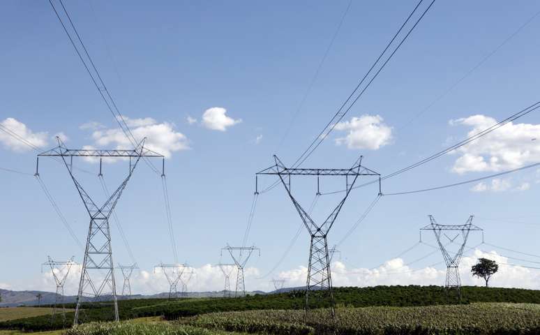 Linhas de transmissão de energia elétrica 
 REUTERS/Paulo Whitaker 