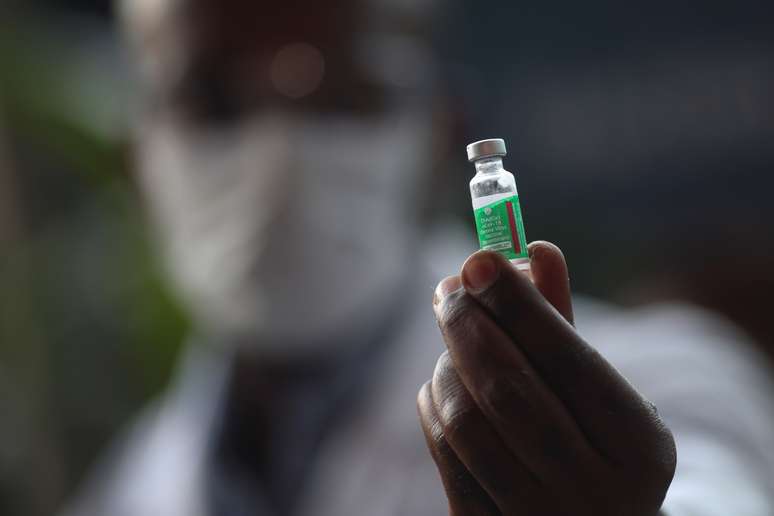 Vacinação contra Covid-19 no Rio de Janeiro
23/1/2021 REUTERS/Ricardo Moraes