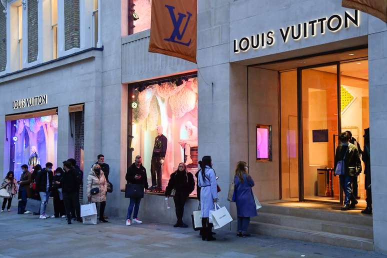  Loja da Louis Vuitton em Londres
 2/12/2020 REUTERS/Toby Melville
