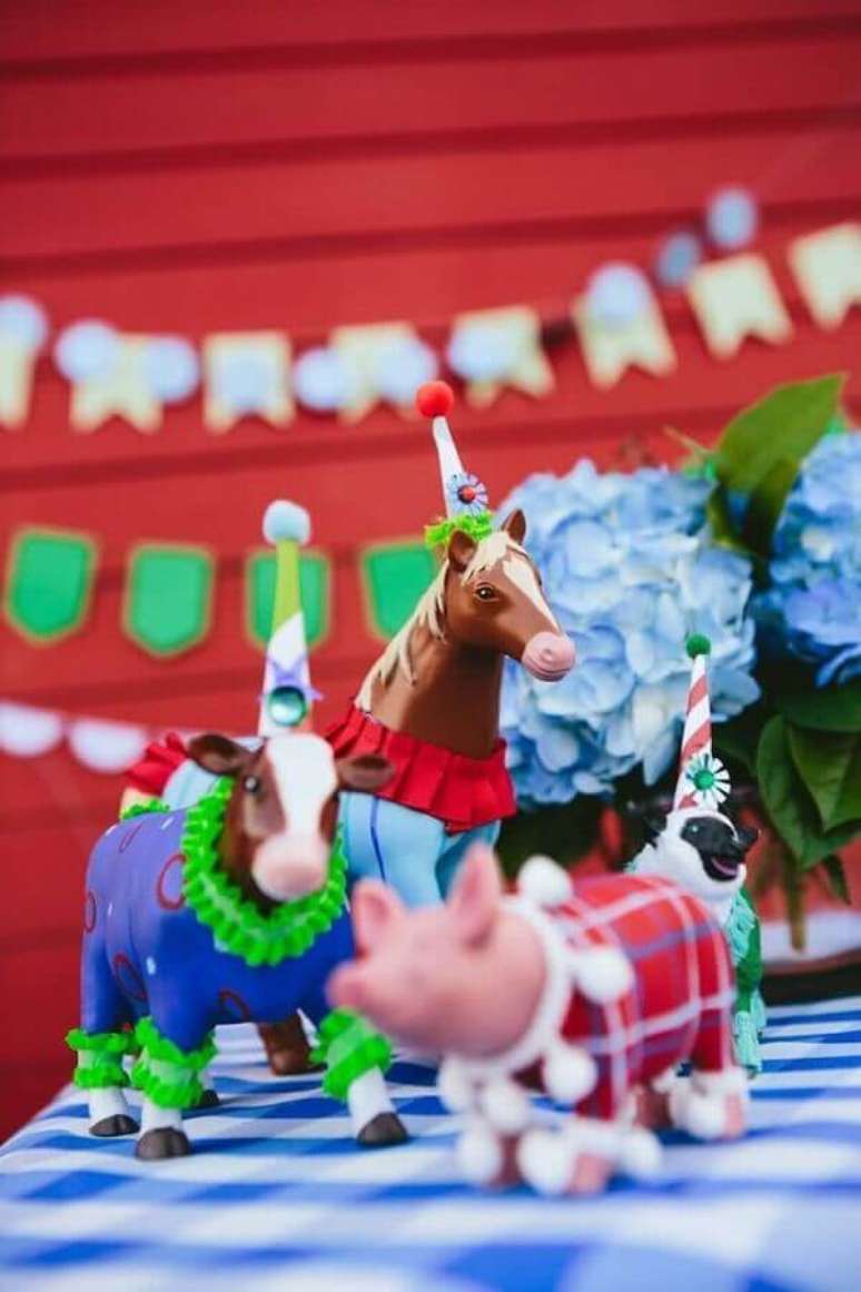 24. Use bonequinhos de animais para a decoração festa infantil fazendinha – Foto: Pinterest