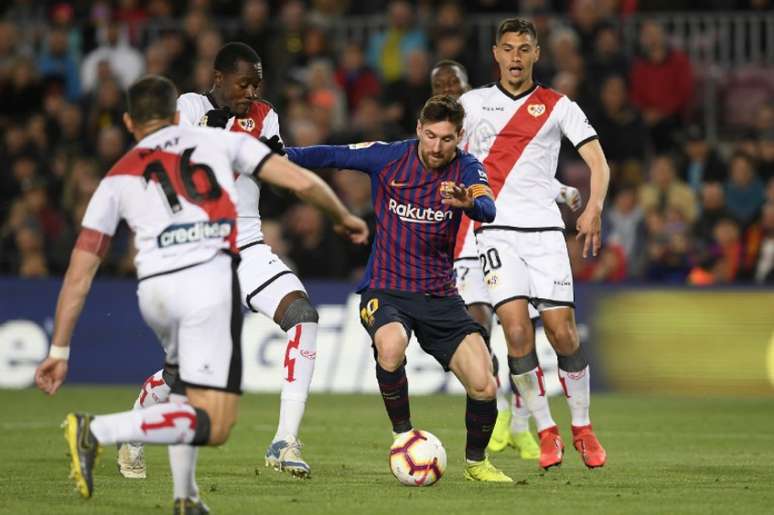 Barcelona e Rayo estão em divisões diferentes (Foto: LLUIS GENE / AFP)