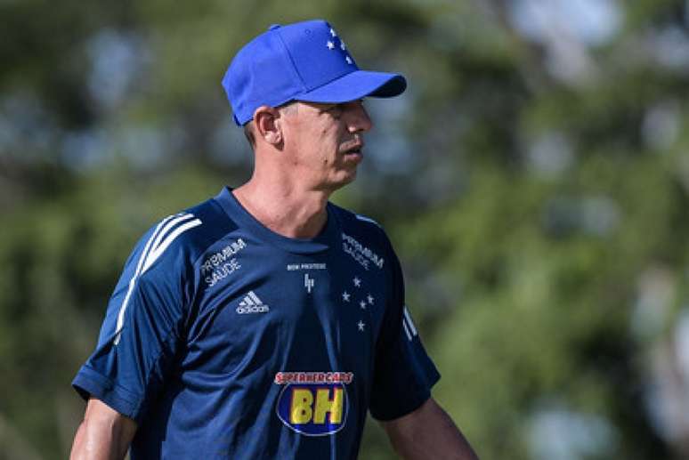 Célio Lúcio vai comandar o Cruzeiro no derradeiro compromisso do time na Série B, sexta-feira, contra o Paraná-(Gustavo Aleixo/Cruzeiro)