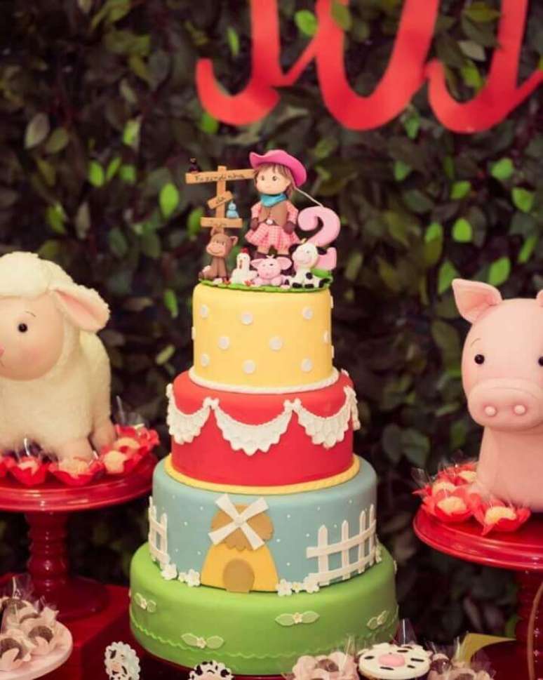 2. Aproveite a decoração de festa infantil fazendinha para ensinar as crianças mais sobre os animais da fazenda – Foto: Decoração de Festas