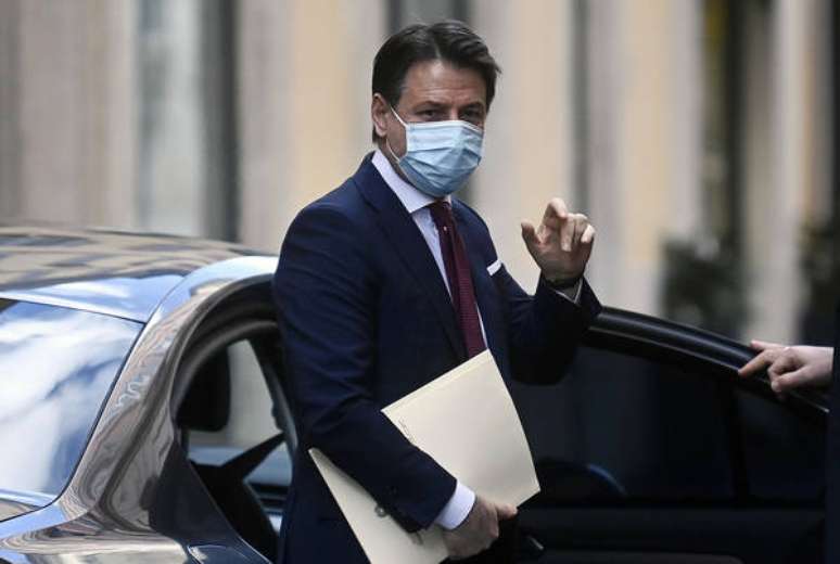 Giuseppe Conte mira um terceiro governo e precisa de apoio de senadores