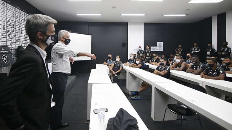 Eduardo Freeland e Vinícius Assumpção (Foto: Vítor Silva/Botafogo)