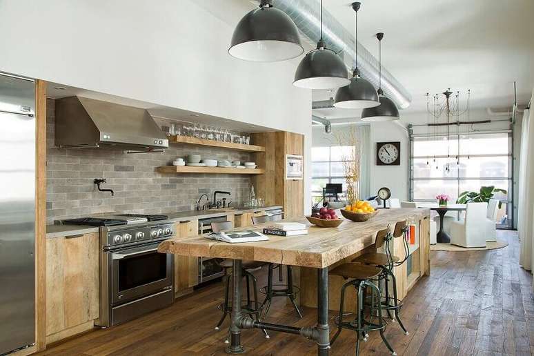 11. O conceito aberto faz parte de muitos projetos de cozinha estilo industrial – Foto: Houzz