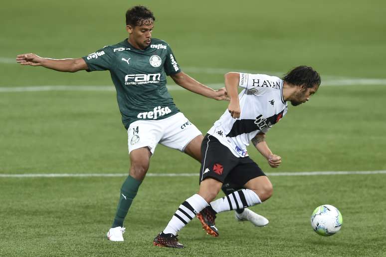 Palmeiras e Vasco empatam em partida abaixo no segundo tempo e com muitos garotos em campo