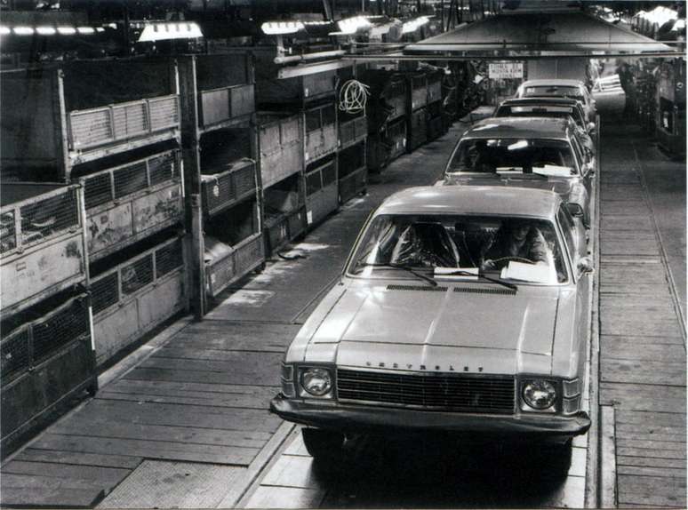 Primeiro carro de passeio fabricado pela Chevrolet no Brasil foi o Opala, lançado em 1968. 