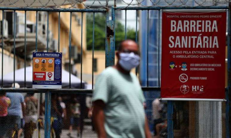 Brasil ficou na última posição entre 98 países analisados através dos números da crise sanitária