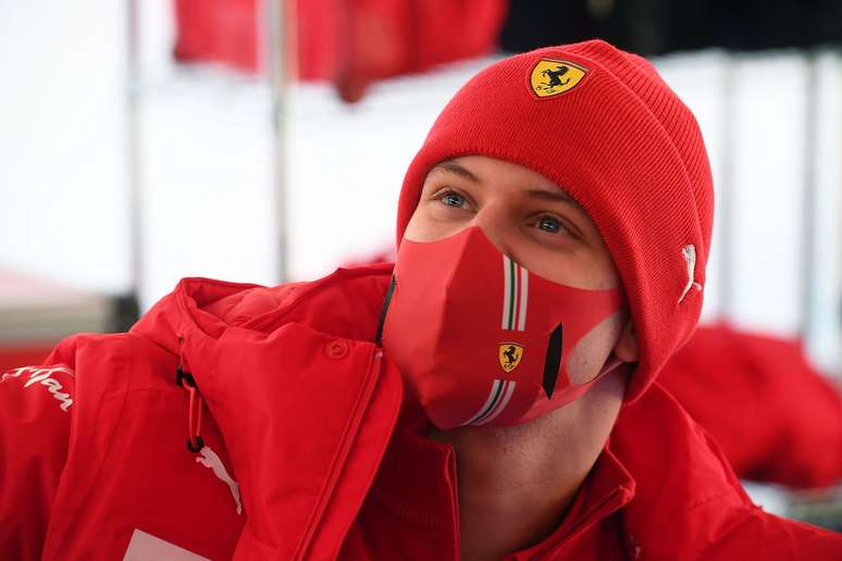 Mick Schumacher testa com a Ferrari em Fiorano 