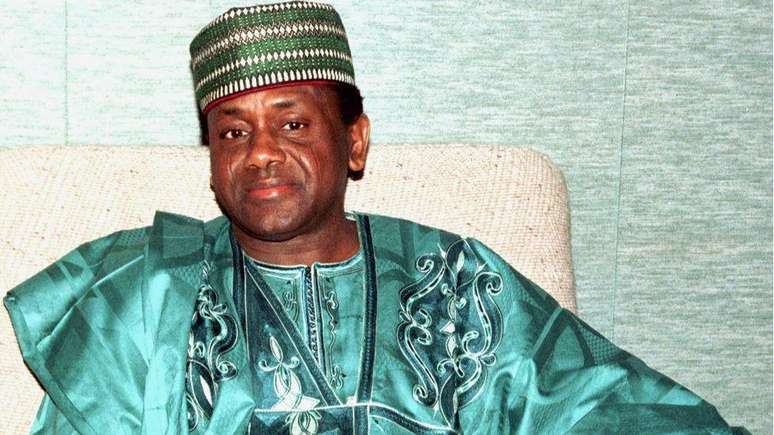 Sani Abacha tornou-se chefe de Estado da Nigéria após um golpe militar em 1993