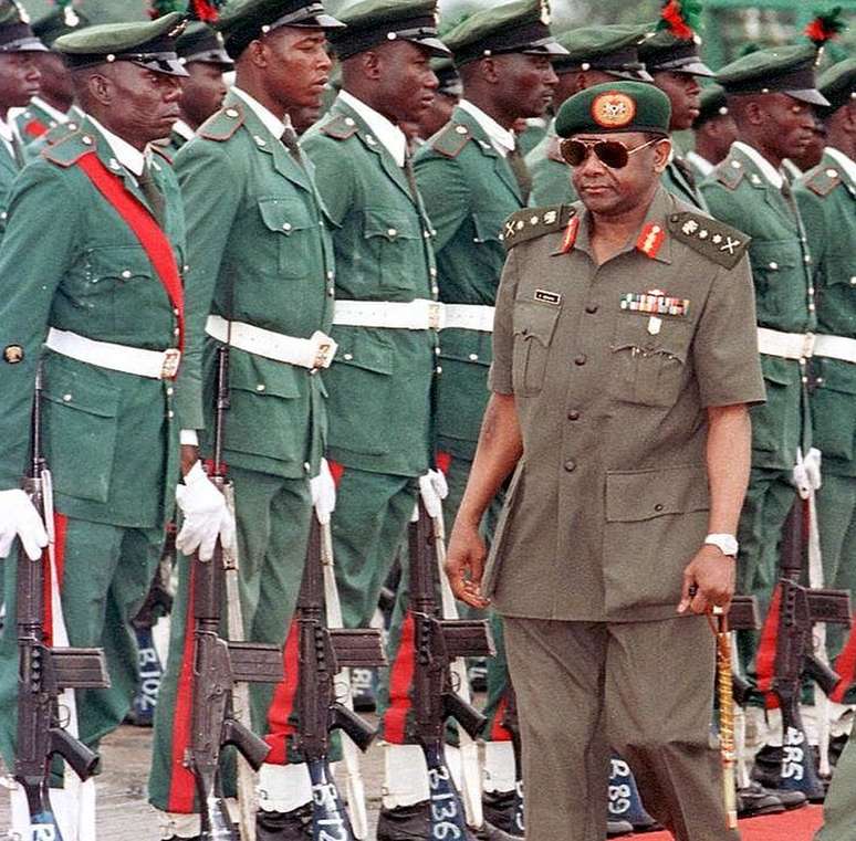 Abacha roubou mais de US$ 1 bilhão fingindo que o dinheiro era necessário para 'segurança'