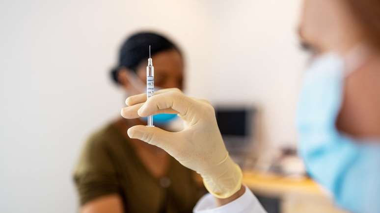 Quem se vacinar contra a covid-19 em Washington, a capital americana, poderá receber uma recompensa inusitada: um saquinho de maconha