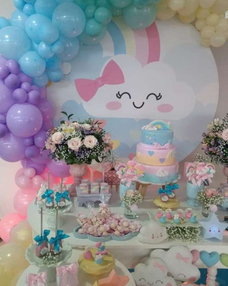 22. A festa chuva de ben&ccedil;&atilde;o tamb&eacute;m pode ser decorado com flores. Foto: Tua Casa