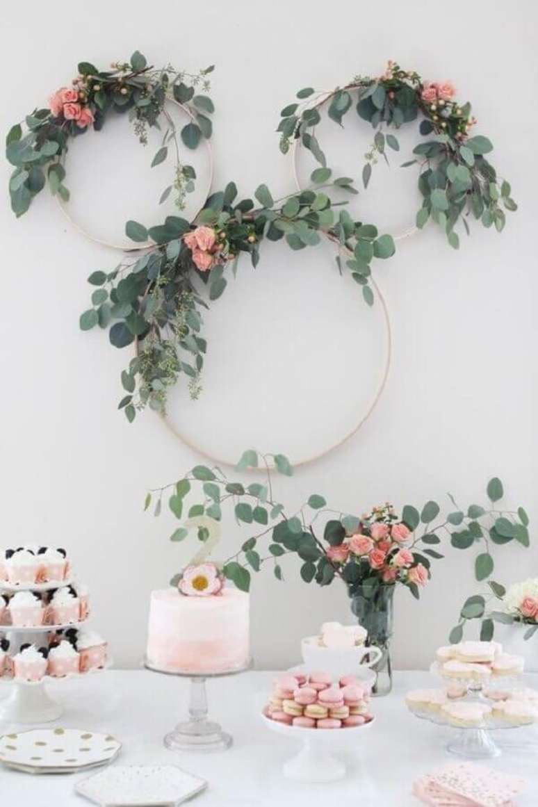 83. Linda decoração minimalista para festa de 15 anos simples – Foto: Pinterest