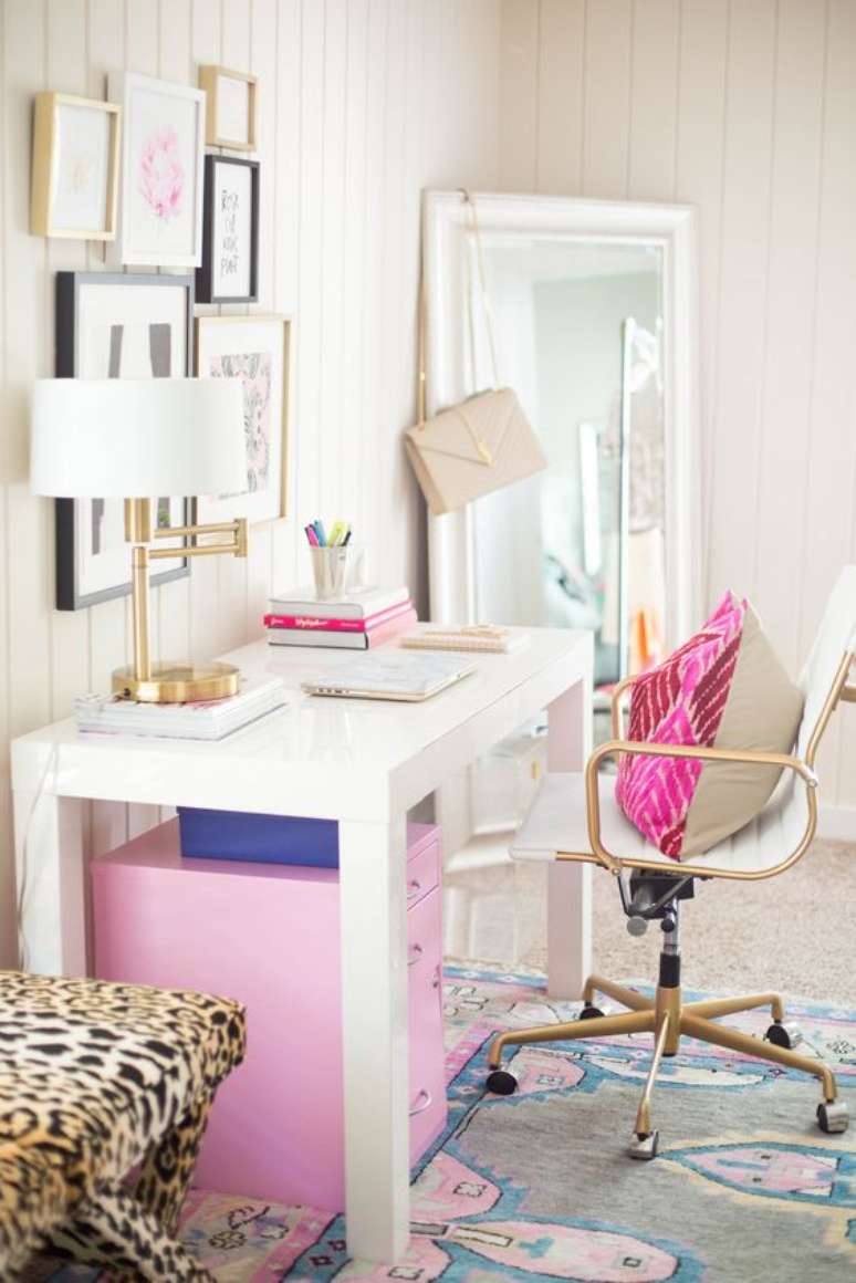 7. Cadeira para escrivaninha e penteadeira com rodinhas – Via: Pinterest