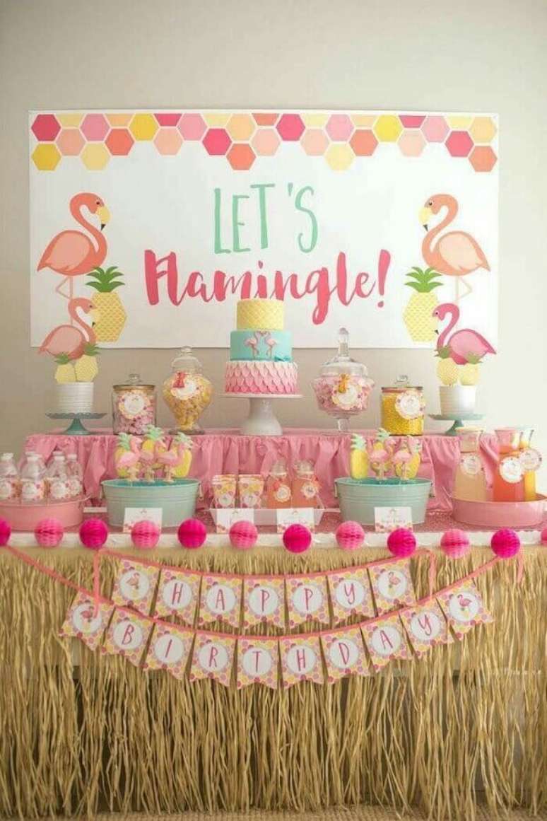 43. Outro dos temas para festa de 15 anos muito requisitado é o de flamingos – Foto: Pinterest