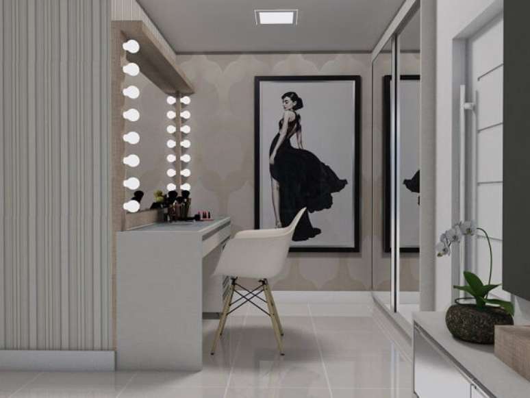 22. Cadeira para penteadeira camarim na decora&ccedil;&atilde;o chique do closet &ndash; Via: M&ocirc;nica Pereira