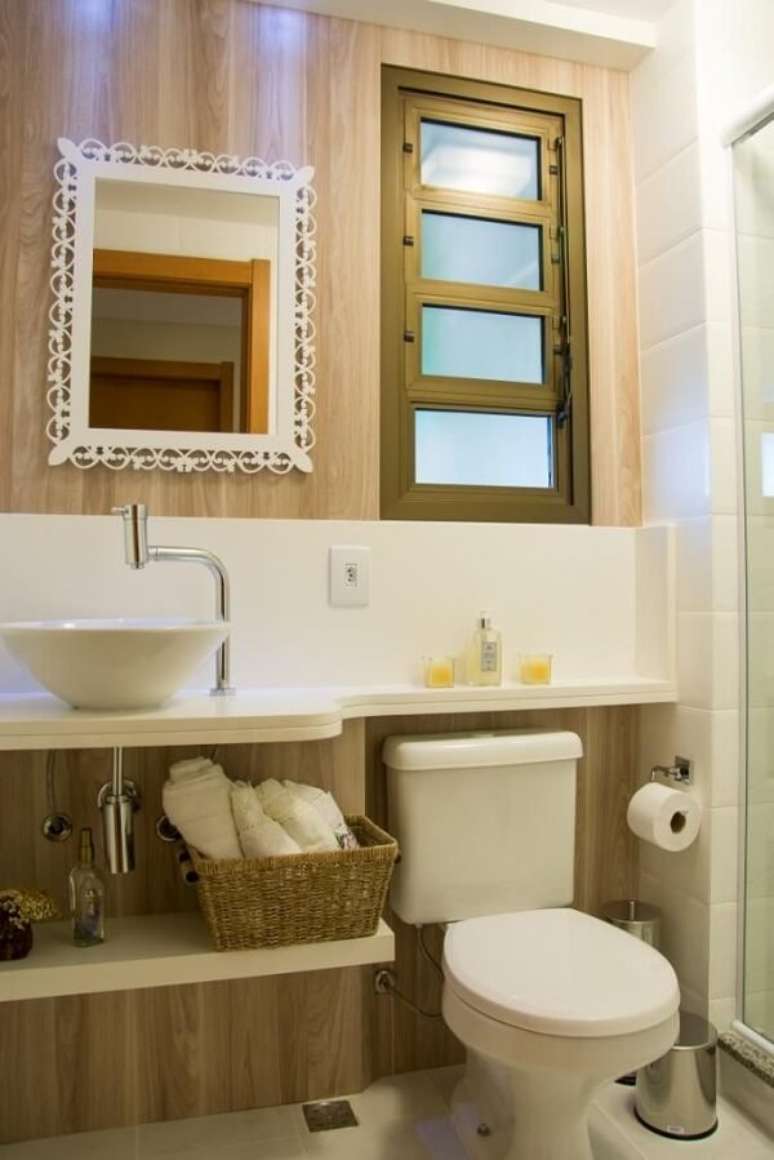 15. O apoio para cuba de banheiro foi sob medida para o espa&ccedil;o. Projeto por Camila Chalon