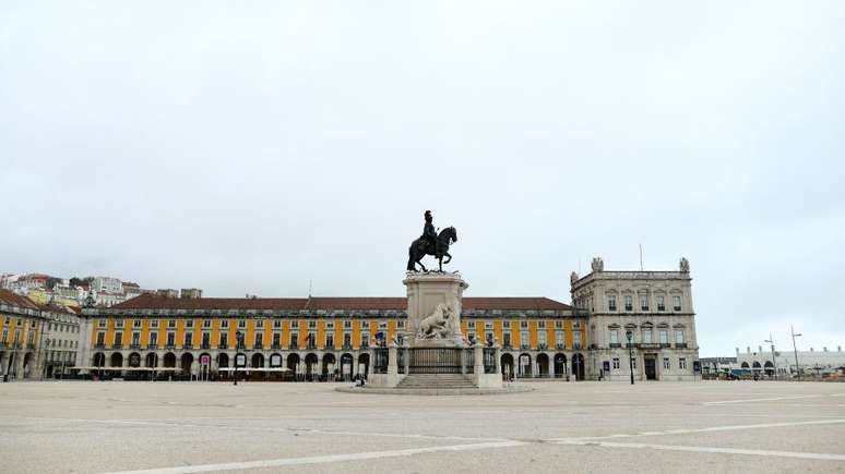 Desde 31 de janeiro, os portugueses podem sair somente para atividades essenciais