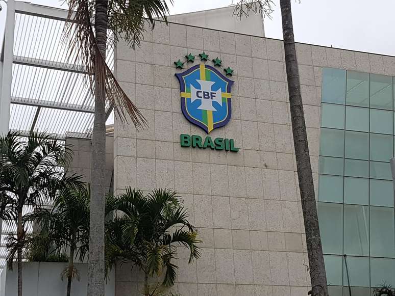 CBF teme pelo calendário do futebol brasileiro de 2021 se Campeonato Paulista for interrompido