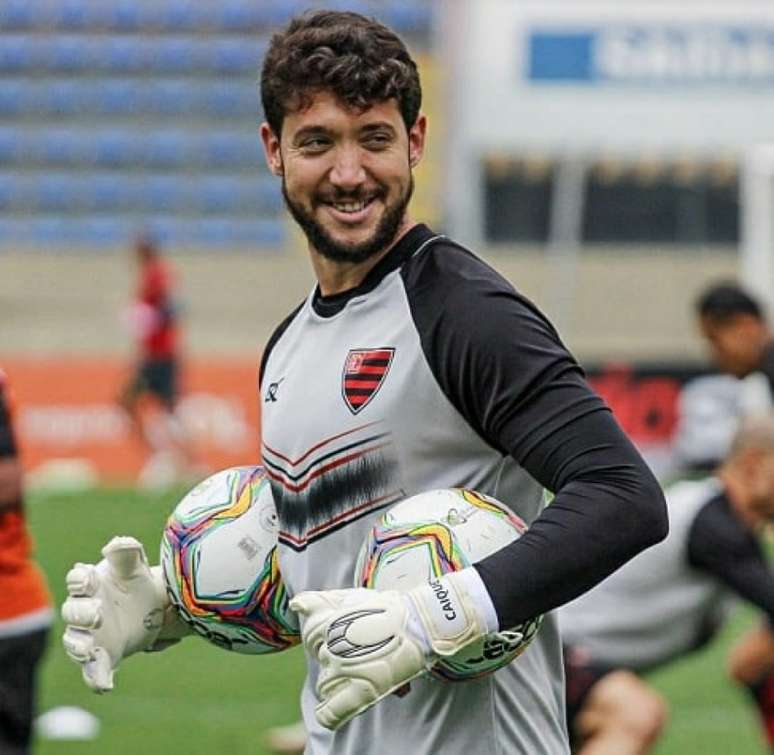 Caíque França voltou de empréstimo para o Corinthians após passagem pelo Oeste (Foto: Divulgação/Oeste)