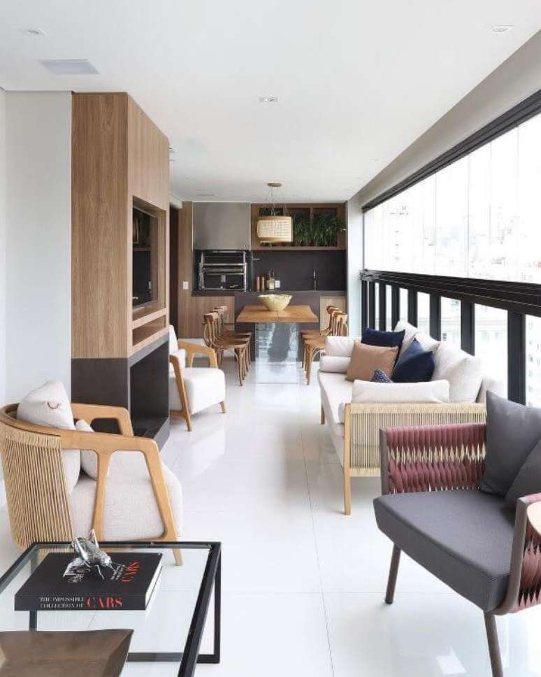 35. Piso branco na varanda &ndash; Via: Pinterest