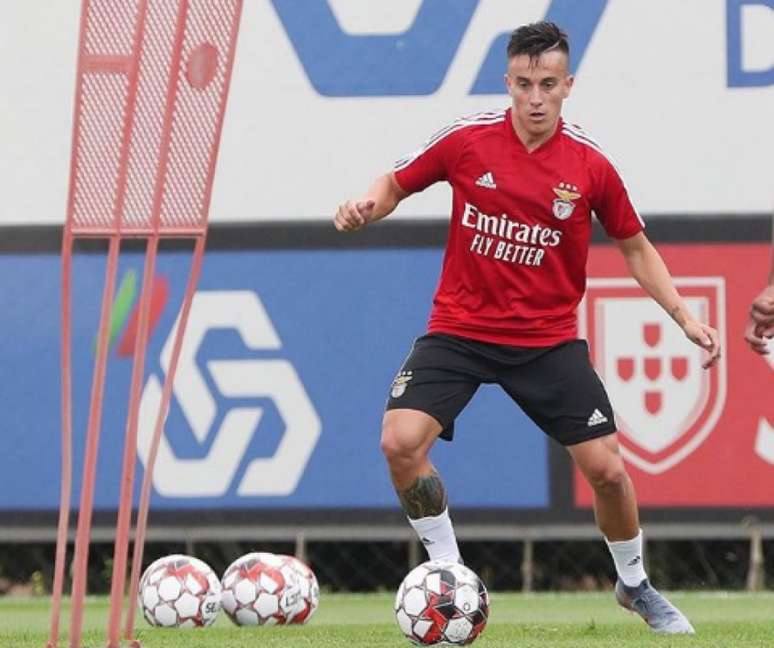 O argentino marcou um gol em dez jogos na última temporada (Foto: Francisco Leong / AFP)