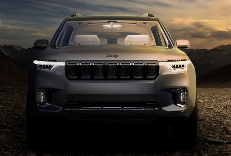 Novo Jeep de 7 lugares chega este ano, mas o design ainda é segredo.