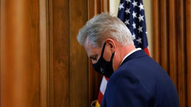 O l&iacute;der republicano na C&acirc;mara, Kevin McCarthy, se recusou a punir a deputada porque suas declara&ccedil;&otilde;es foram feitas antes de ela ser eleita