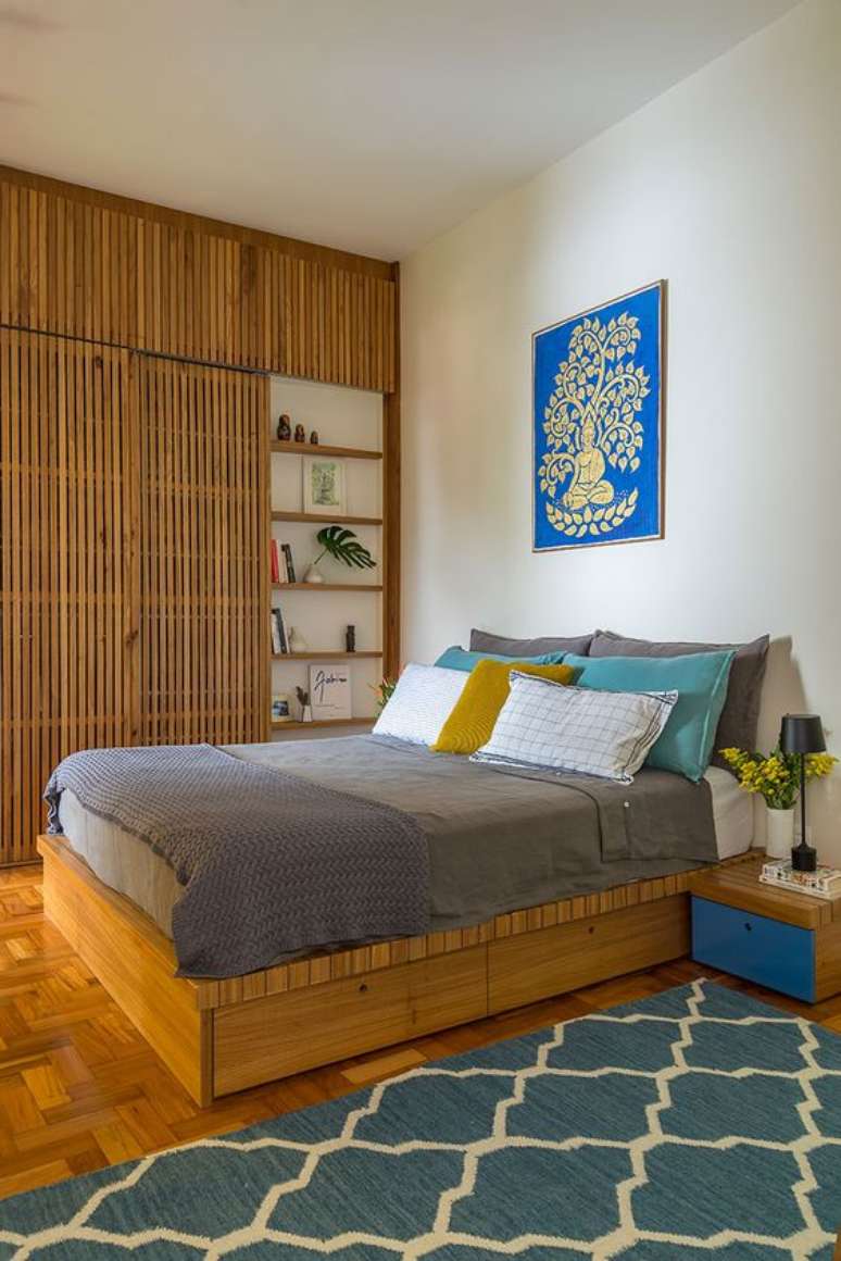 24. Cama com gavetas para quarto pequeno – Via: Casa de Valentina