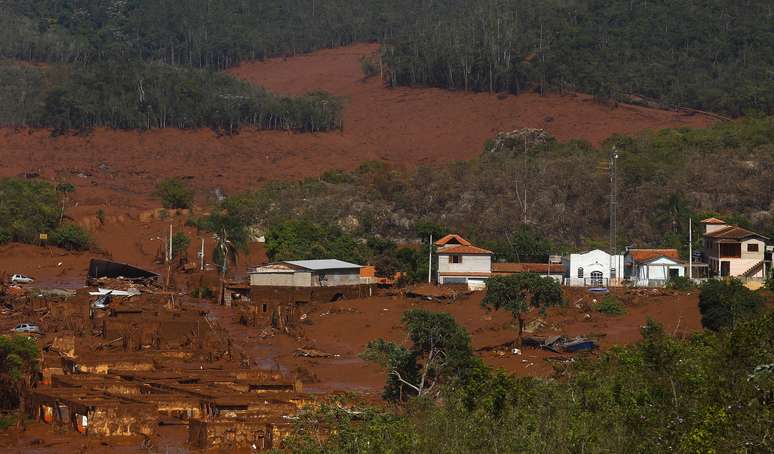 Danos causados pelo rompimento de barragem da Samarco em Mariana (MG) 
06/11/2015
REUTERS/Ricardo Moraes
